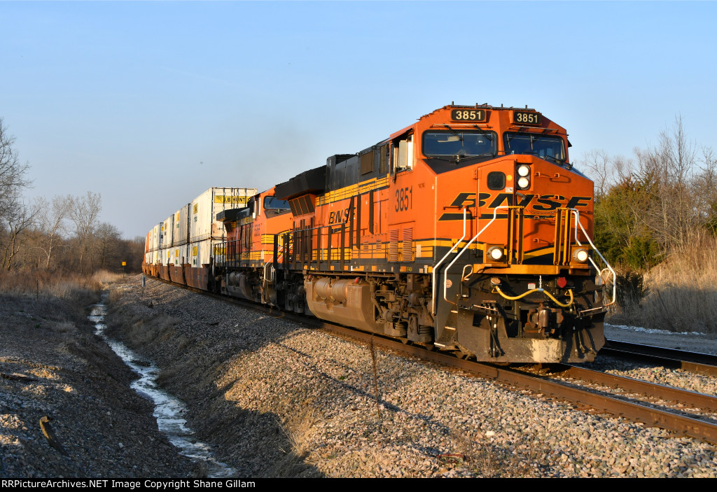 BNSF 3851